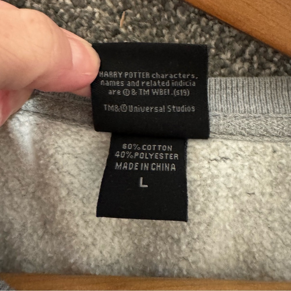 Wizarding World of Harry Potter Universal Studios gray crew neck sweatshirt L - Picture 5 of 5